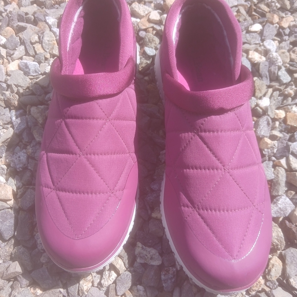 LL Bean Ultralight PrimaLoft Slip-Ons Pink Quilted Waterproof Size 9 M